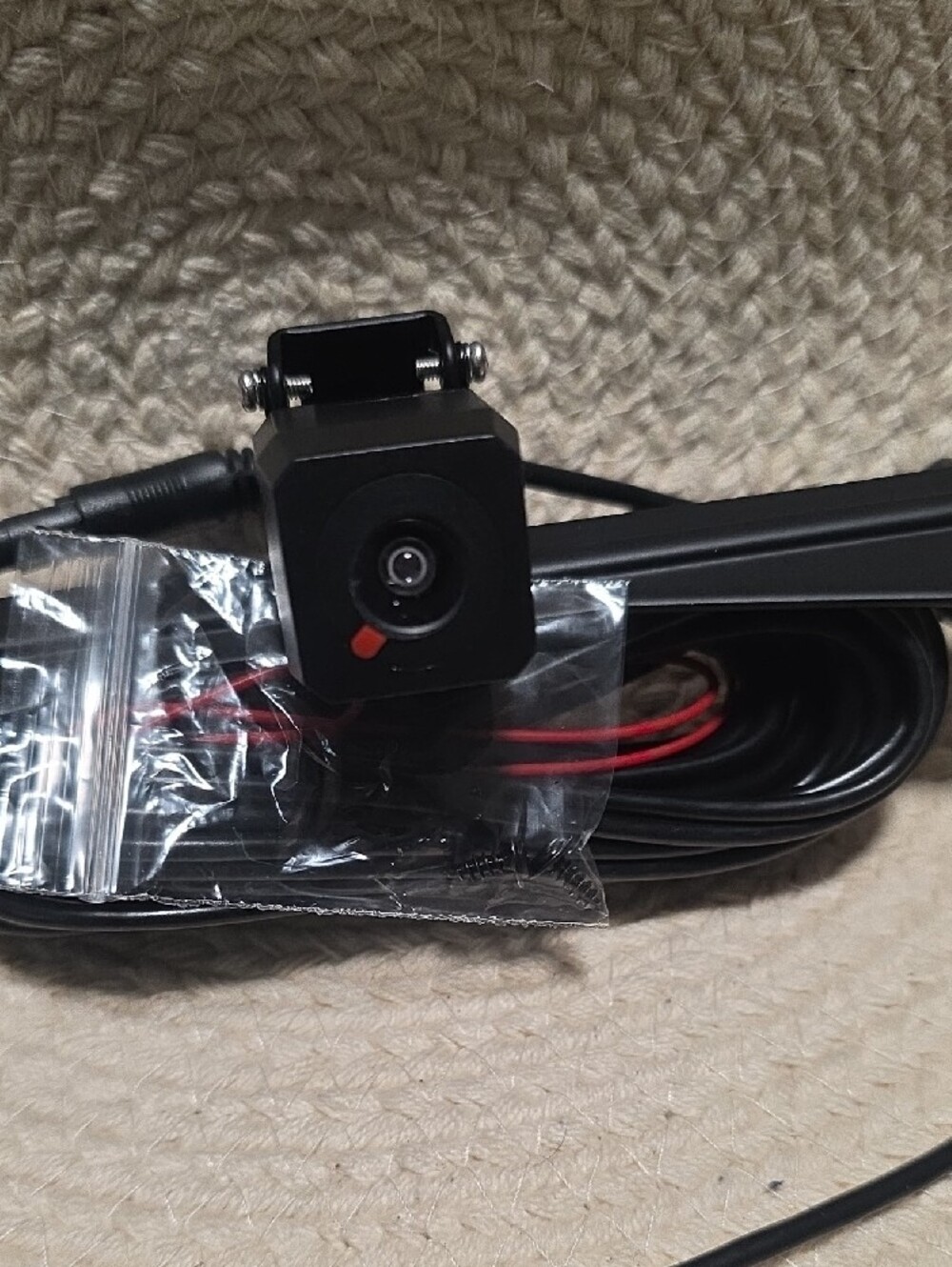 Universal Black Rear View Backup Camera for Cars - Picture 2 of 3